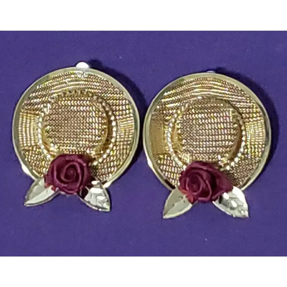 Straw Hat Pierced Earrings In Gold Tone Metal With Burgundy Flower Accent